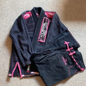 Koral Harmonik Girl Gi (A1), black/pink